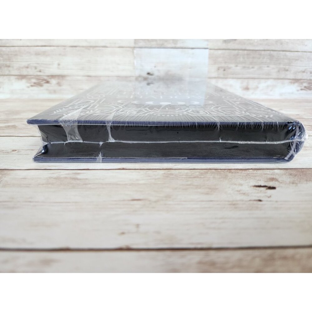 Owlcrate Exclusive Signed Edition Book Of Night by Holly Black Sprayed Edges - Picture 3 of 6